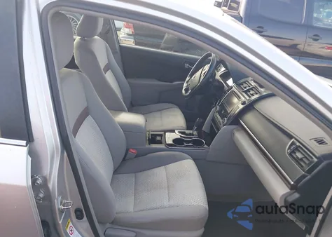 2013 Toyota Camry Xle z USA, uszkodzony, nr VIN 4T4BF1FK1DR284230